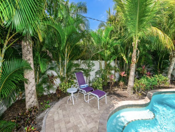 Charming Home on Holmes Beach with Pool -Short Walk to Beach