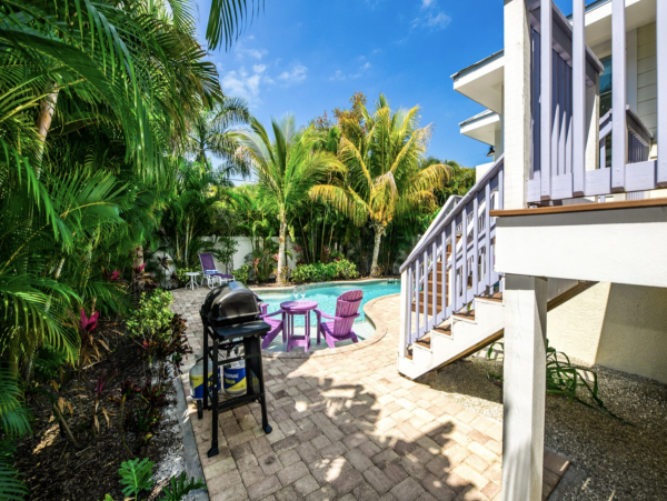 Charming Home on Holmes Beach with Pool -Short Walk to Beach