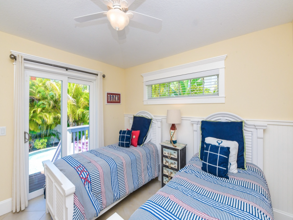 Charming Home on Holmes Beach with Pool -Short Walk to Beach