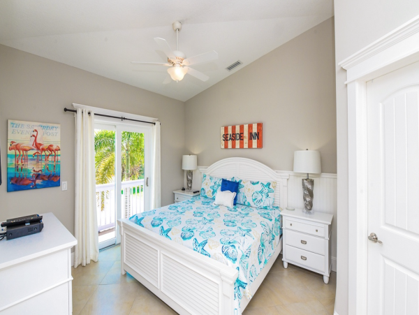 Charming Home on Holmes Beach with Pool -Short Walk to Beach