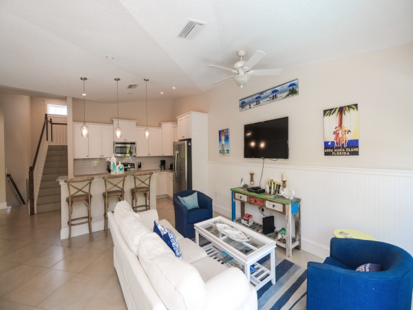 Charming Home on Holmes Beach with Pool -Short Walk to Beach