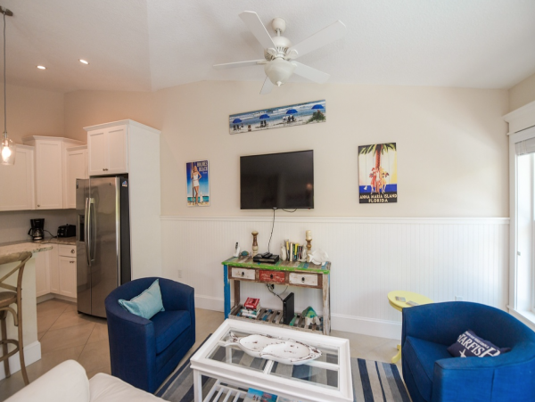 Charming Home on Holmes Beach with Pool -Short Walk to Beach