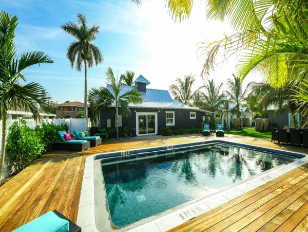 Holmes Beach One Bedroom Rental Short Walk to the Beach