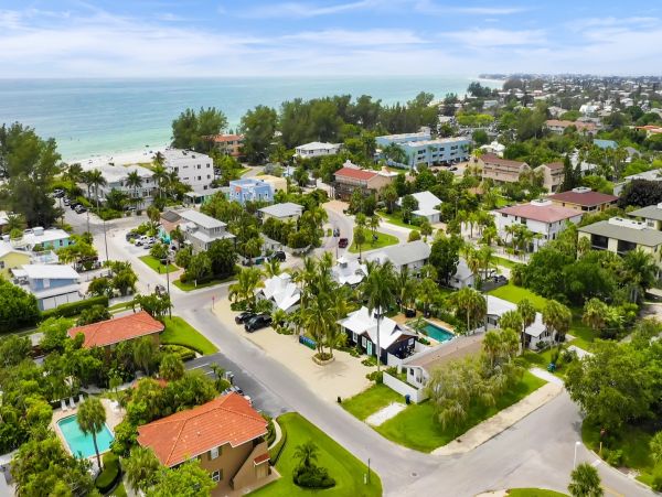 Holmes Beach One Bedroom Rental Short Walk to the Beach
