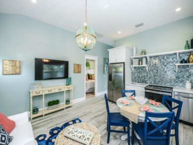 Holmes Beach Vacation Villa Sleeps Four Guests. Holmes Beach Vacation Villa Sleeps Four Guests.