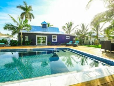 Holmes Beach Vacation Villa Sleeps Four Guests. Holmes Beach Vacation Villa Sleeps Four Guests.
