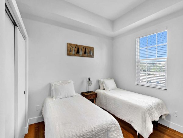 Vacation Pool Home in Siesta Key Close to Beach