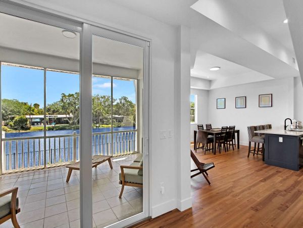 Vacation Pool Home in Siesta Key Close to Beach