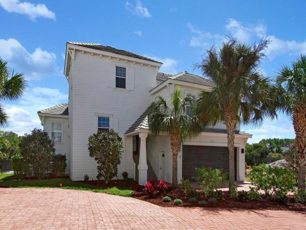 Vacation Pool Home in Siesta Key Close to Beach