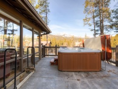 Breckenridge Vacation Home Sleeps Eleven Guests.