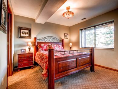 Breckenridge Vacation Home Sleeps Eleven Guests.