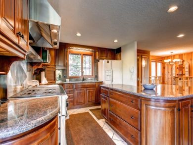 Breckenridge Vacation Home Sleeps Eleven Guests.