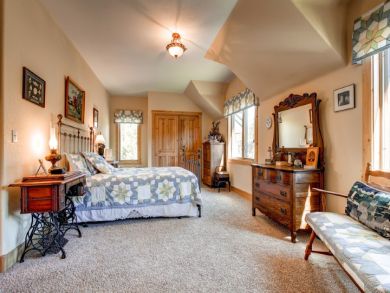 Breckenridge Vacation Home Sleeps Fifteen Guests.