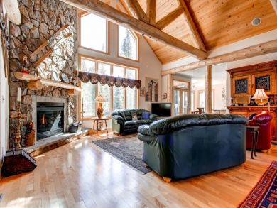 Breckenridge Vacation Home Sleeps Fifteen Guests.