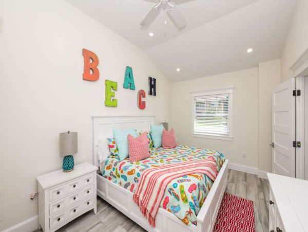 Lovely 2 Bedroom Pool Unit Sleeps 6 Guests