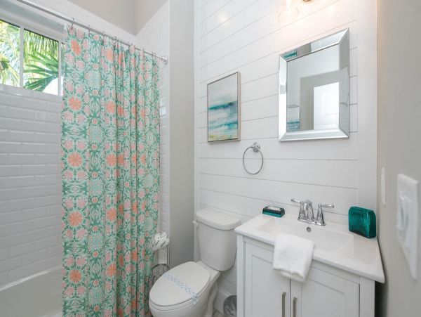 Holmes Beach Vacation Villa One Bedroom Sleeps Four Guests.