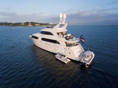Elite Luxury Power Yacht with Five Staterooms and Full Crew