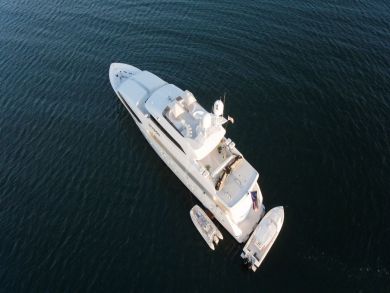 Elite Luxury Power Yacht with Five Staterooms and Full Crew