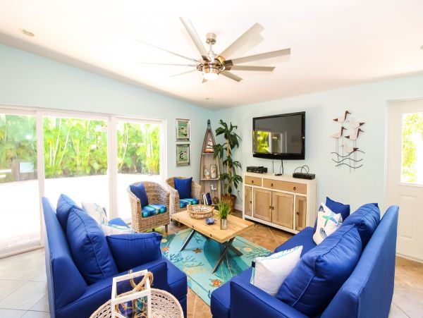 Holmes Beach 3 Bedroom Vacation Home 75 Yards to the Beach