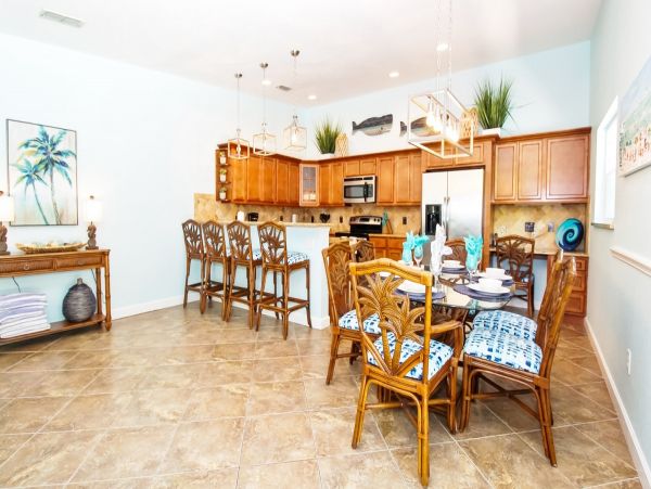 Holmes Beach 3 Bedroom Vacation Home 75 Yards to the Beach