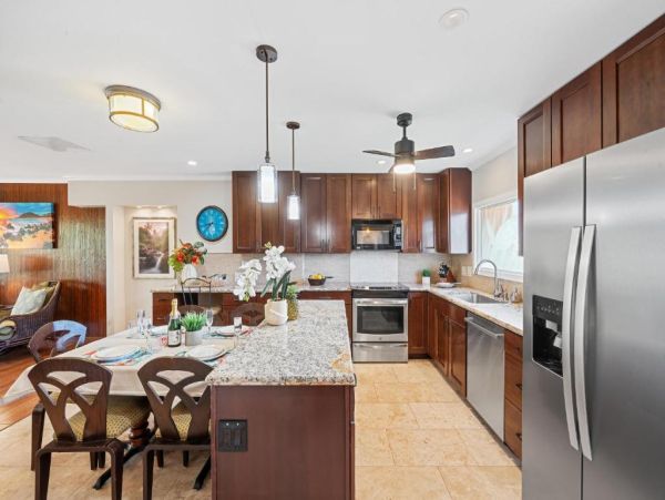 Lahaina Maui Vacation Rental Spacious 3-Bedroom Condo with Beach Access