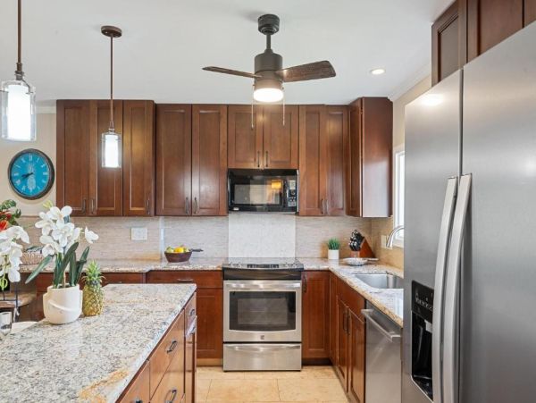 Lahaina Maui Vacation Rental Spacious 3-Bedroom Condo with Beach Access