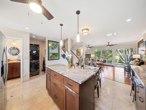 Lahaina Maui Vacation Rental Spacious 3-Bedroom Condo with Beach Access