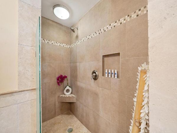 Lahaina Maui Vacation Rental Spacious 3-Bedroom Condo with Beach Access