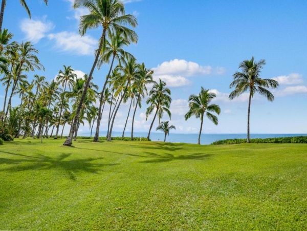 Lahaina Maui Vacation Rental Spacious 3-Bedroom Condo with Beach Access