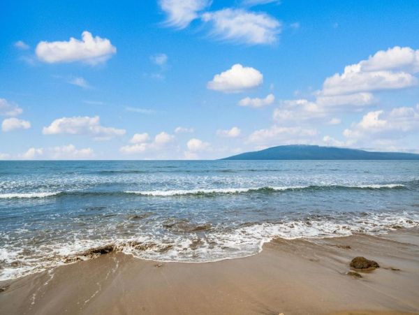 Lahaina Maui Vacation Rental Spacious 3-Bedroom Condo with Beach Access