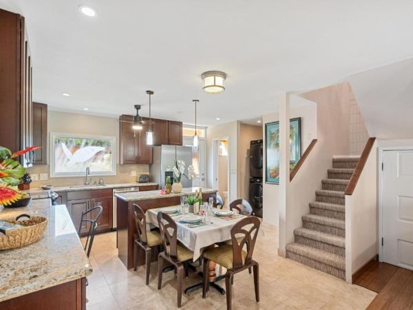 Lahaina Maui Vacation Rental Spacious 3-Bedroom Condo with Beach Access