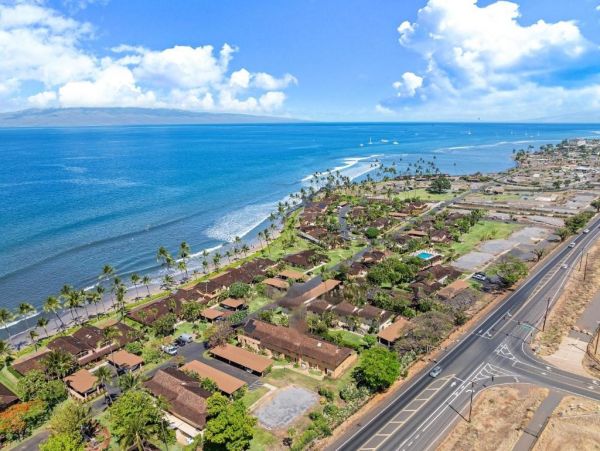 Lahaina Maui Vacation Rental Spacious 3-Bedroom Condo with Beach Access