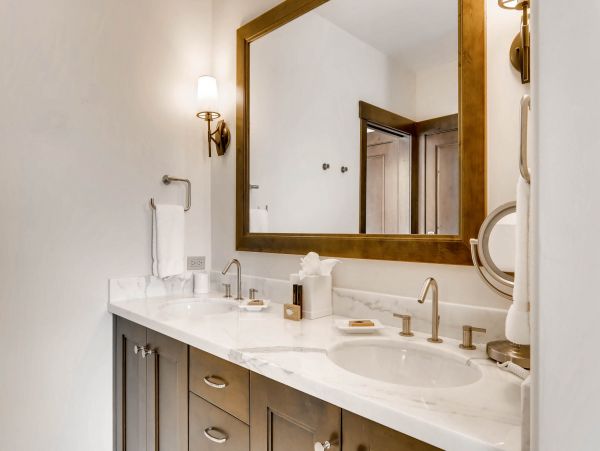 Vail Luxury Vacation Rental Sleeps Six Guests Walk to Lifts