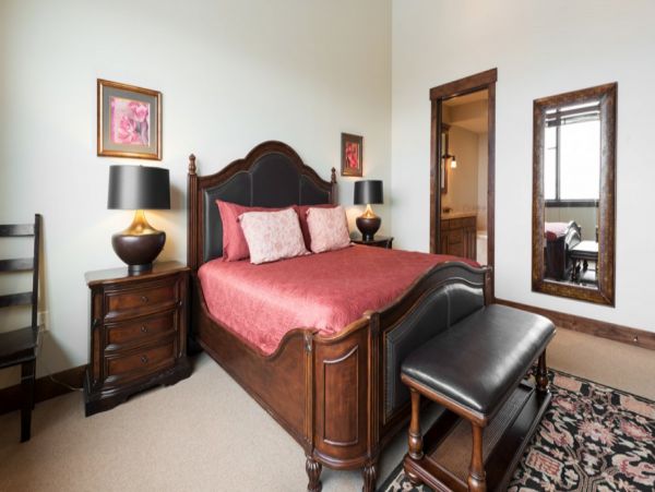 Exquisite Vacation Retreat with 4 Bedrooms & Private Spa