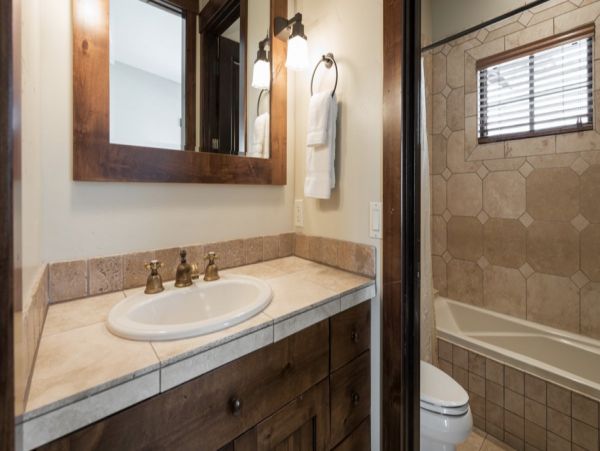 Exquisite Vacation Retreat with 4 Bedrooms & Private Spa