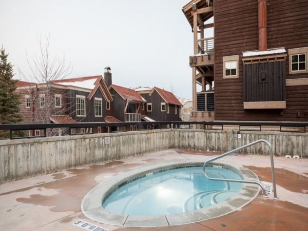 Exquisite Vacation Retreat with 4 Bedrooms & Private Spa