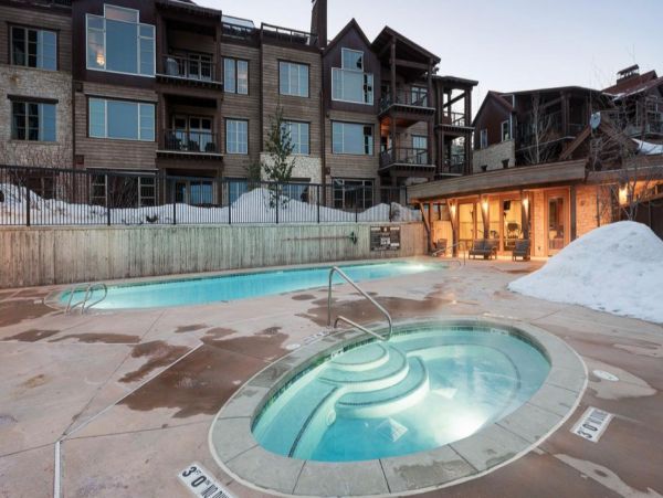 Exquisite Vacation Retreat with 4 Bedrooms & Private Spa