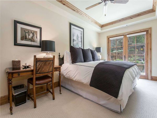 Luxury Vail Vacation Condo Sleeps Ten Guests Walk to Lifts