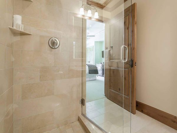 Luxury Vail Vacation Condo Sleeps Ten Guests Walk to Lifts
