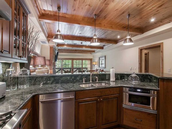 Luxury Vail Vacation Condo Sleeps Ten Guests Walk to Lifts