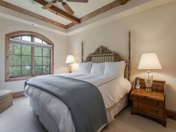 Luxury Vail Vacation Condo Sleeps Ten Guests Walk to Lifts