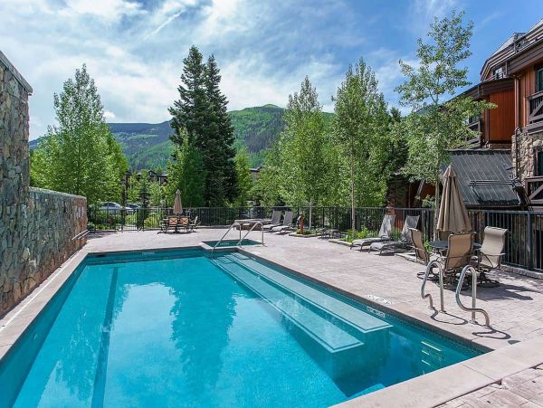 Luxury Vail Vacation Condo Sleeps Ten Guests Walk to Lifts