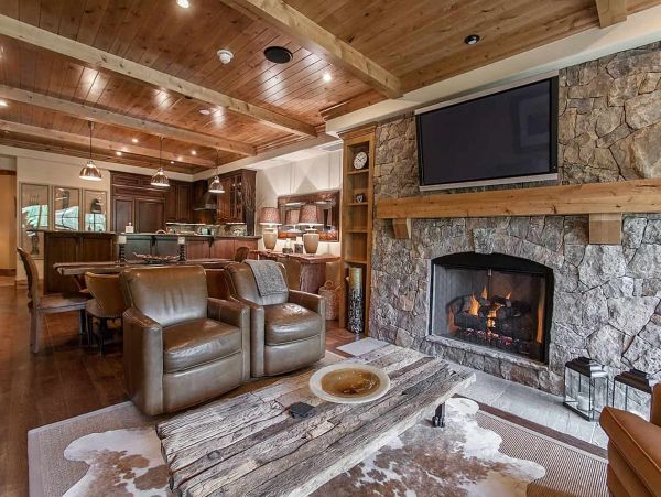 Luxury Vail Vacation Condo Sleeps Ten Guests Walk to Lifts