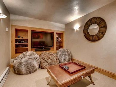 Beaver Creek Vacation Townhouse Sleeps Nine Guests.