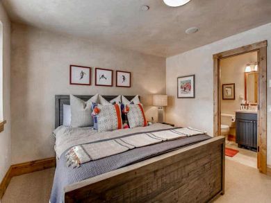 Beaver Creek Vacation Townhouse Sleeps Nine Guests.