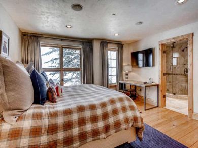 Beaver Creek Vacation Townhouse Sleeps Nine Guests.