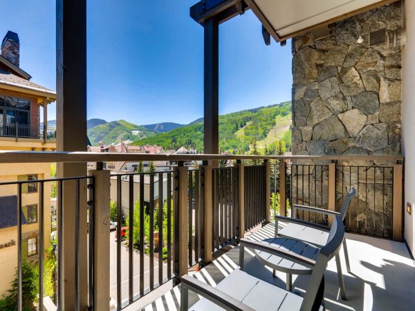 Vail Vacation Condo Sleeps Eight Guests.