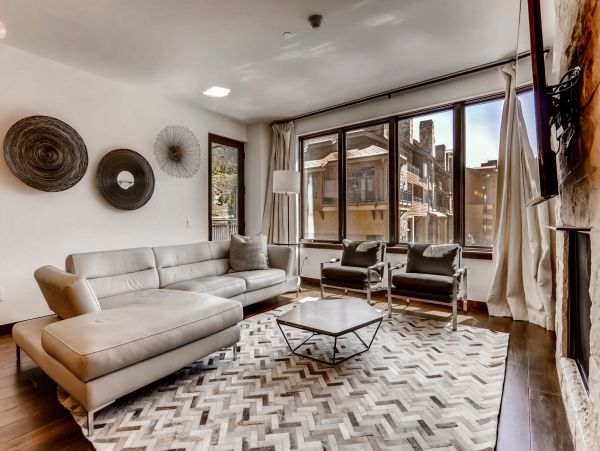 Vail Vacation Condo Sleeps Eight Guests.
