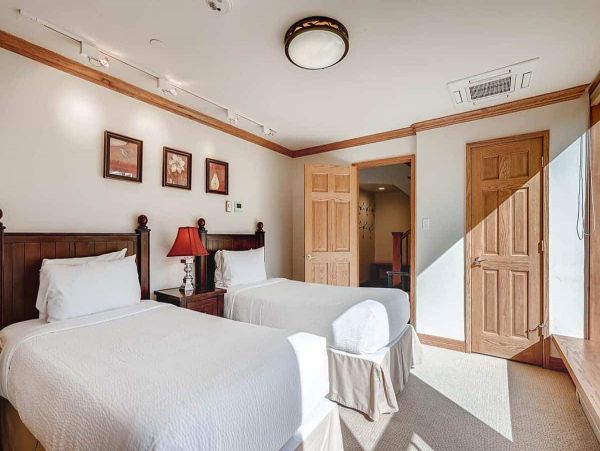 Vail Vacation Condo Sleeps Six Guests.