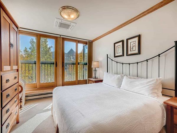Vail Vacation Condo Sleeps Six Guests.